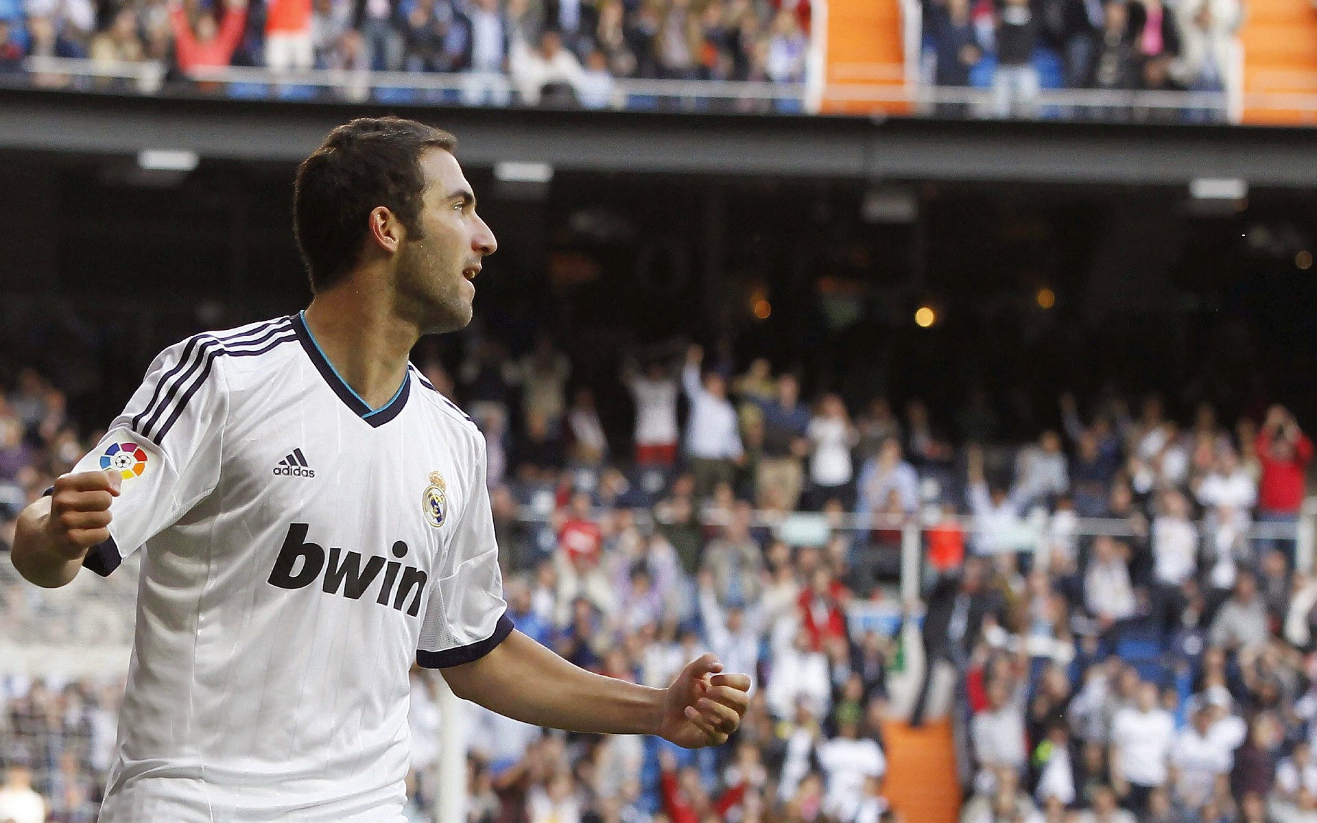 星空体育入口app-最佳赛车瞬间：车手的高光时刻，最优秀的赛车手